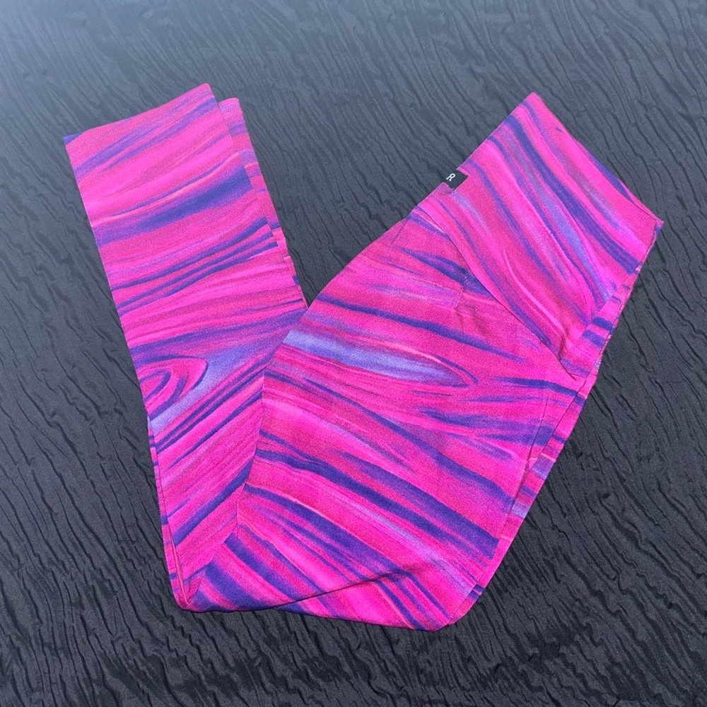 K-DEER pink swirl capri leggings